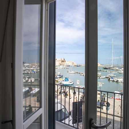 Maison Bleu Luxury Suite Sul Porto Di Трани Екстериор снимка