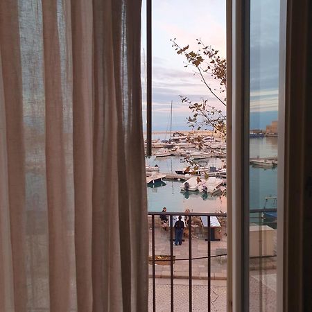 Maison Bleu Luxury Suite Sul Porto Di Трани Екстериор снимка