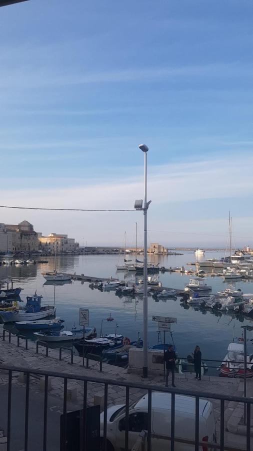 Maison Bleu Luxury Suite Sul Porto Di Трани Екстериор снимка