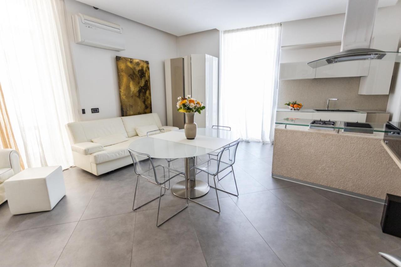 Maison Bleu Luxury Suite Sul Porto Di Трани Екстериор снимка