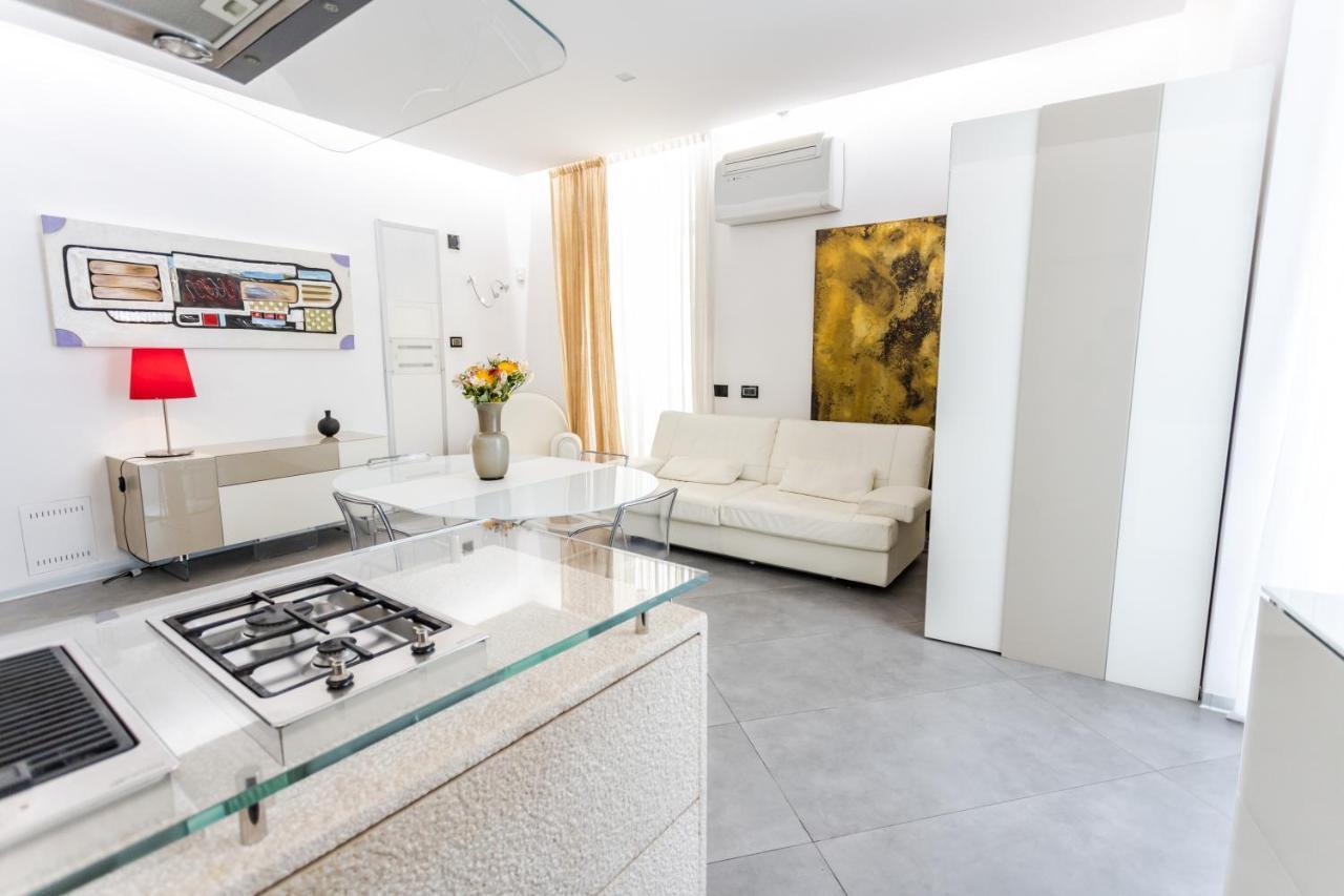 Maison Bleu Luxury Suite Sul Porto Di Трани Екстериор снимка
