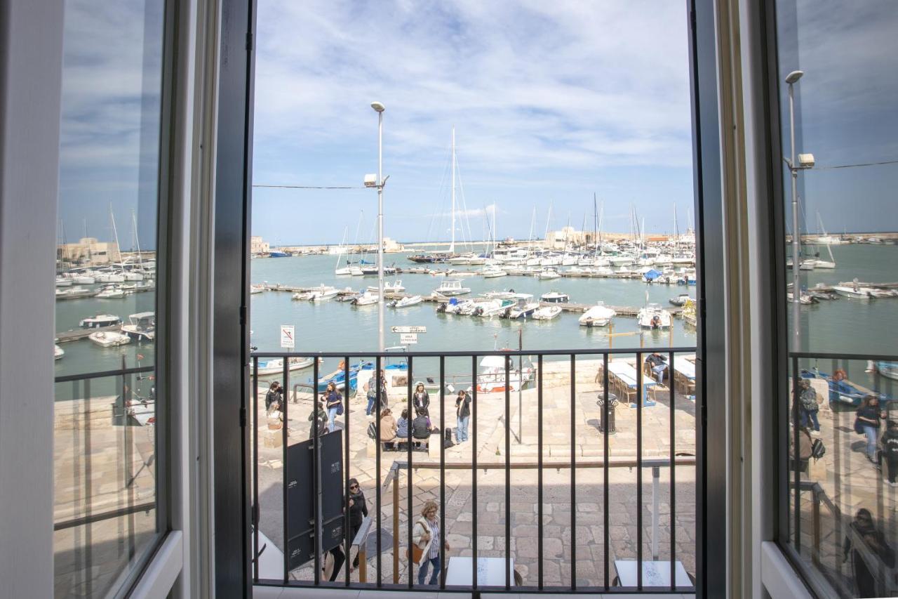 Maison Bleu Luxury Suite Sul Porto Di Трани Екстериор снимка