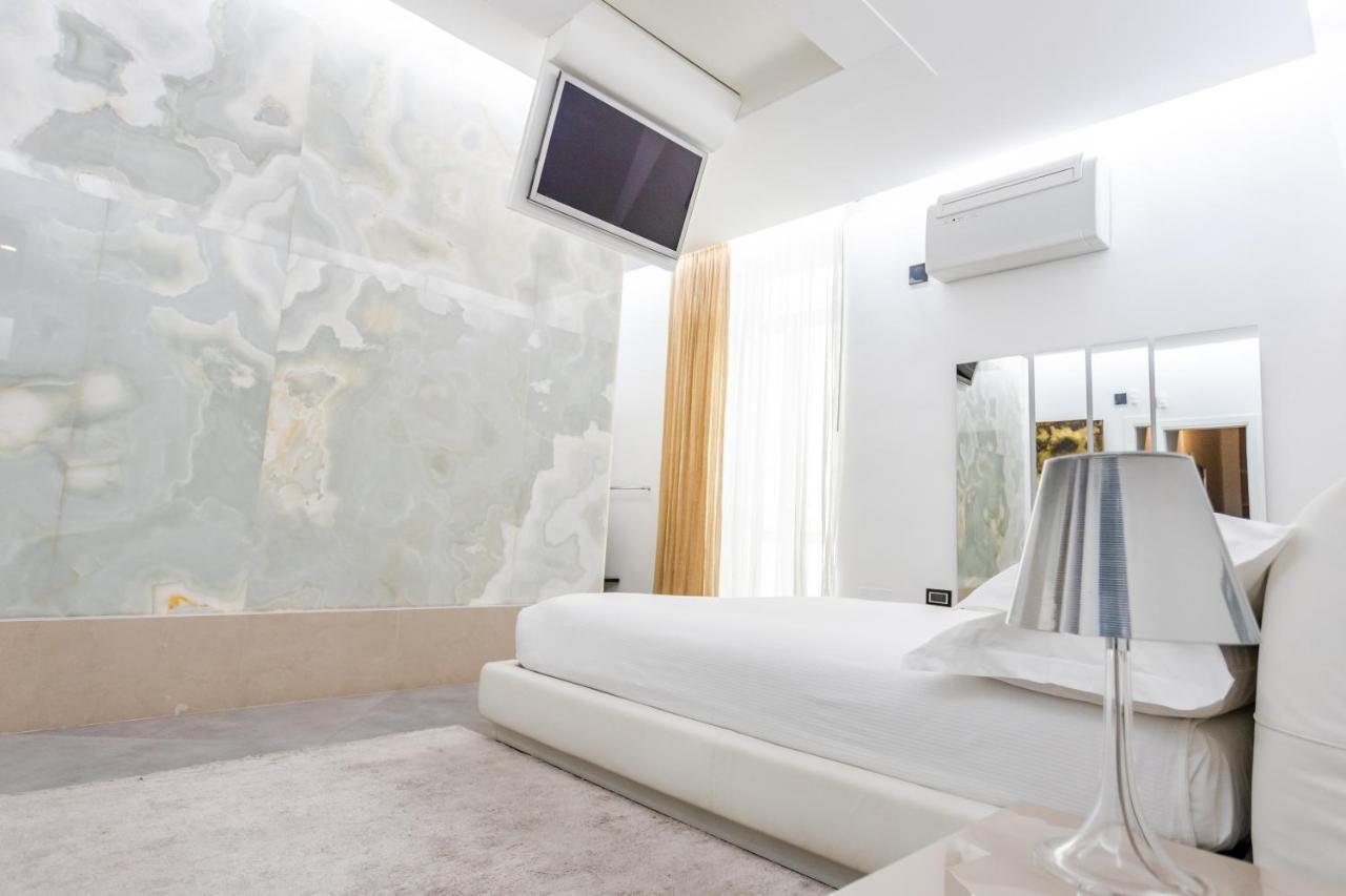 Maison Bleu Luxury Suite Sul Porto Di Трани Екстериор снимка