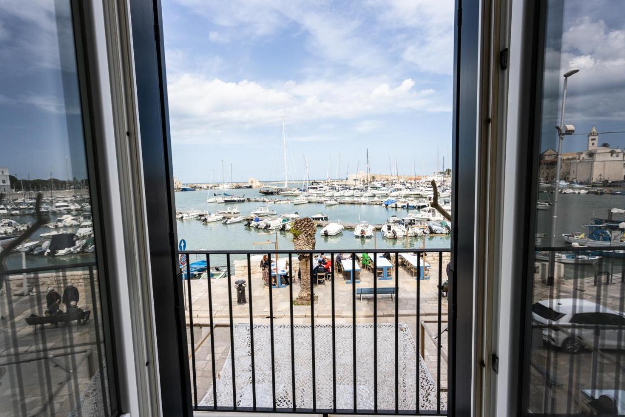 Maison Bleu Luxury Suite Sul Porto Di Трани Екстериор снимка