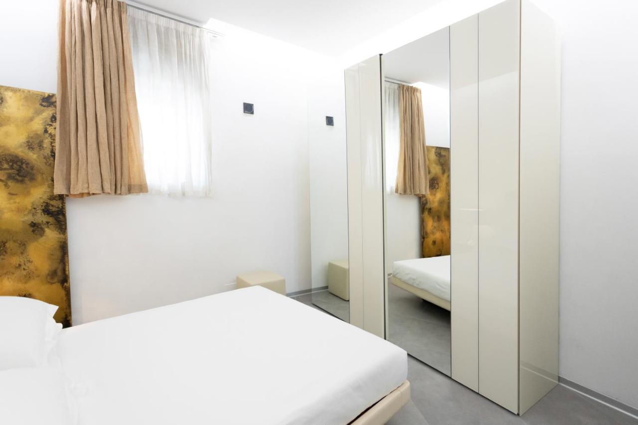 Maison Bleu Luxury Suite Sul Porto Di Трани Екстериор снимка