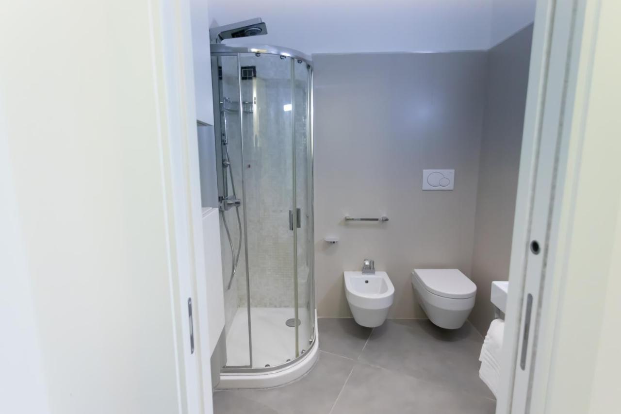 Maison Bleu Luxury Suite Sul Porto Di Трани Екстериор снимка